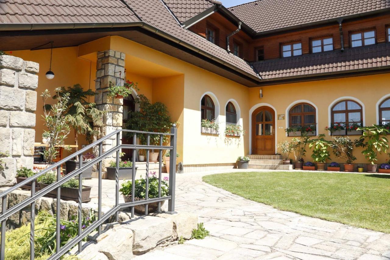 Apartman U Vagnera Dvůr Králové nad Labem エクステリア 写真